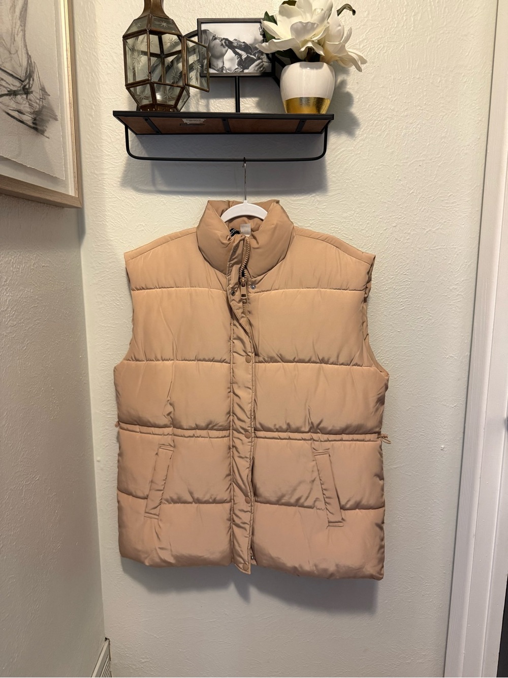 Divided Sleeveless Puffer Vest in Beige